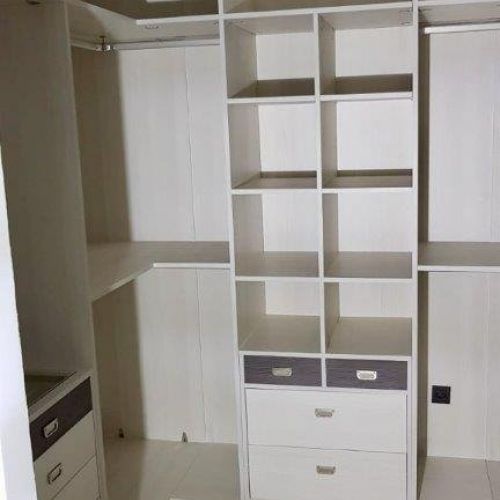 VE48 VESTIDOR EN U CON CAJONERAS A DOS COLORES, BALDAS Y DOBLE BARRA EN ESQUINA